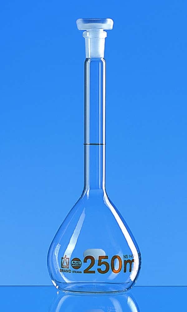 Volumetric flasks, boro 3.3, class A, amber graduations, with PP stopper