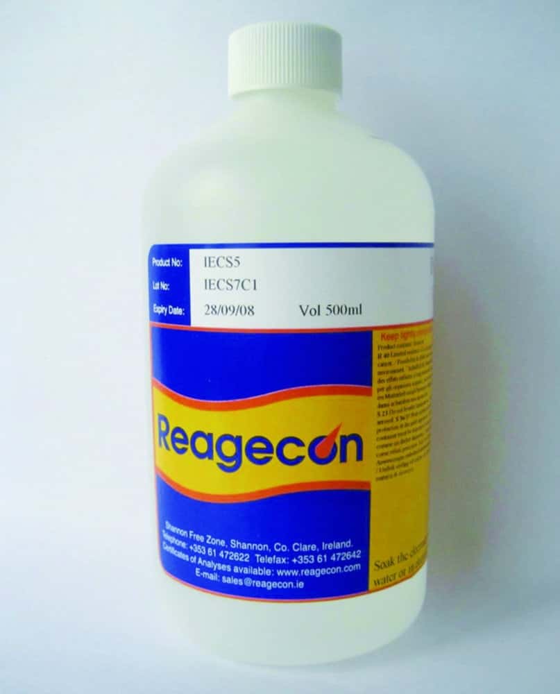 Thiourea/HCl cleaning solutions for pH-electrodes