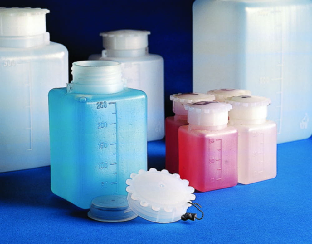 Wide-mouth bottles, PE, square, graduated, with screw cap