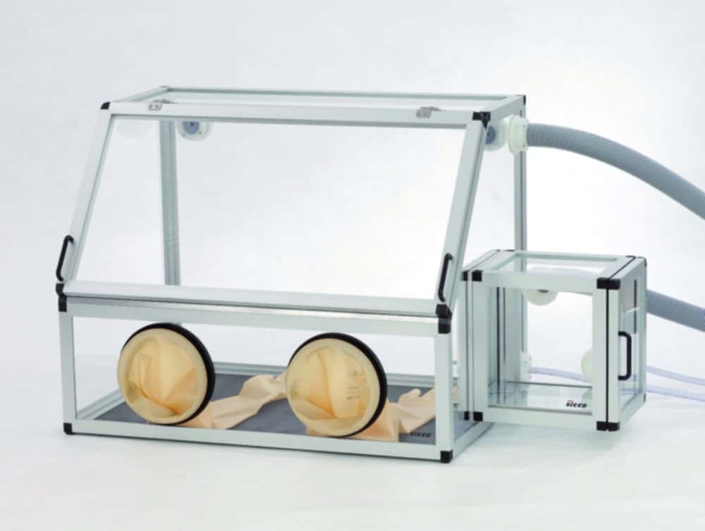 Glove boxes, PMMA/PE