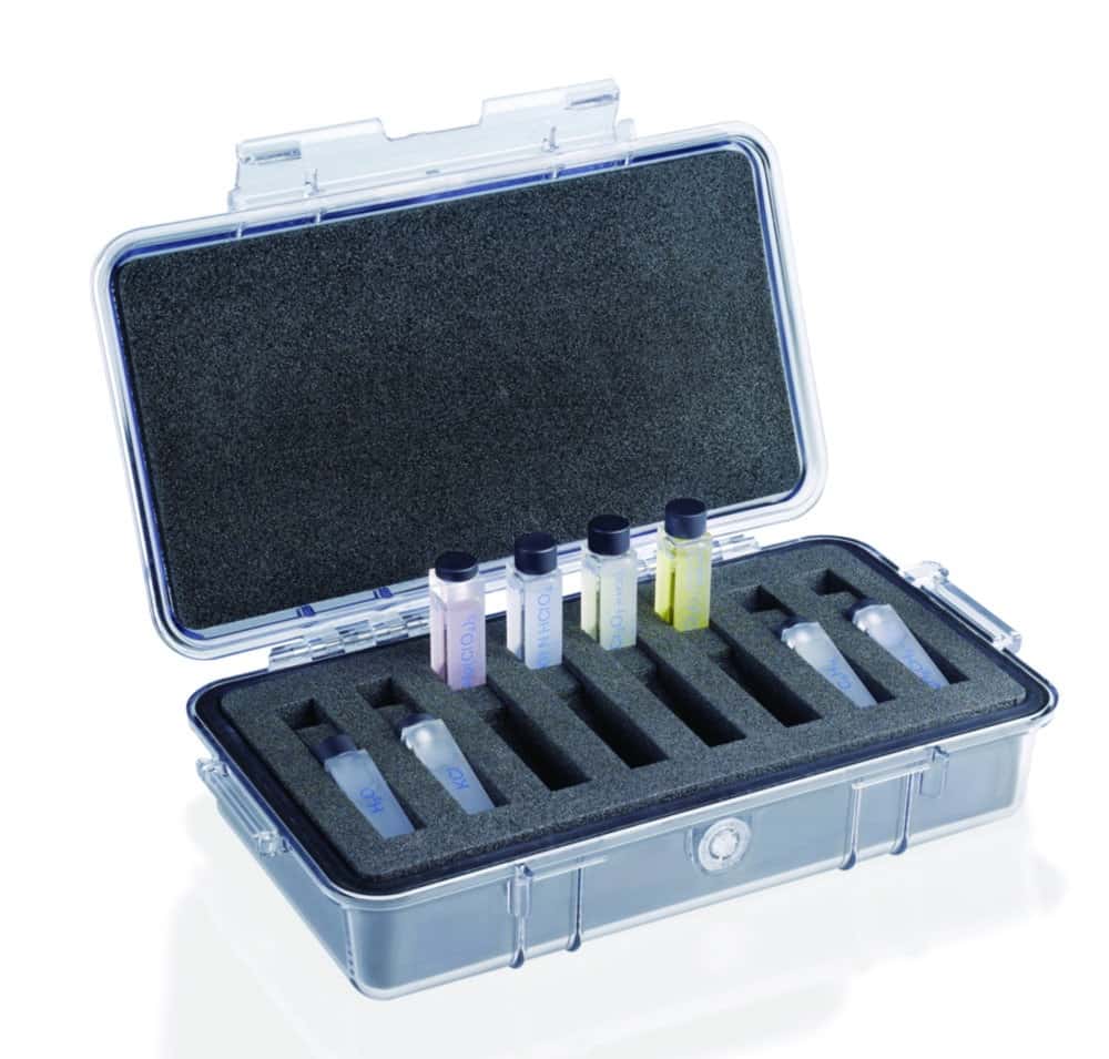 Filtres liquides 667.033-UV, matériaux de référence certifiés pour étalonnage de spectrophotomètres, en set complet
