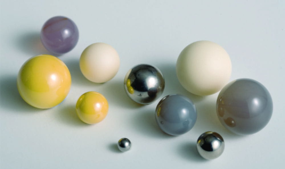 Grinding balls, zirconium oxide