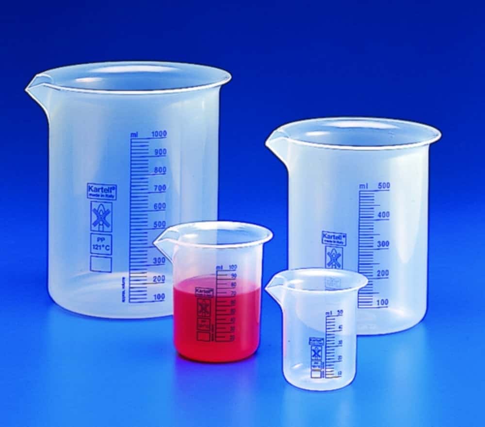 Becher, PP, niedrige Form, blaue Graduierung